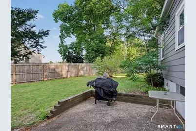 2 North Forest Circle, West Haven, CT 06516 - Photo 28