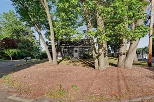 2 N Forest Cir, West Haven, CT 06516 - Photo 36
