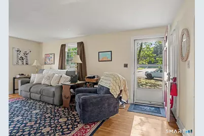 2 North Forest Circle, West Haven, CT 06516 - Photo 6
