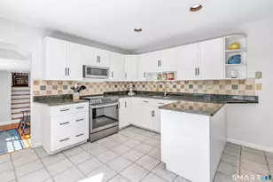 37 Lamppost Dr, Redding, CT 06896 - Photo 8