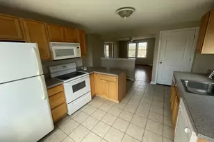 73 Gould Ln, Branford, CT 06405 - Photo 4