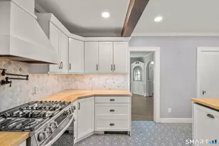 77 Newport Ave, West Hartford, CT 06107 - Photo 18