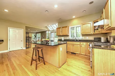 125 Peck Hill Road, Woodbridge, CT 06525 - Photo 8