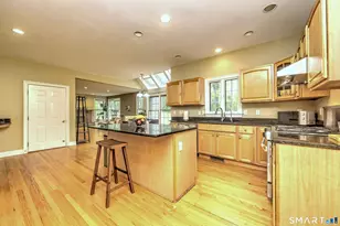 125 Peck Hill Rd, Woodbridge, CT 06525 - Photo 8