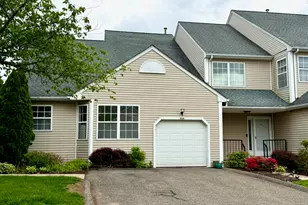 204 Gray Fox Ln, Rocky Hill, CT 06067 - Photo 2