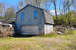 5 Todds Rd, Newtown, CT 06482 - Photo 4