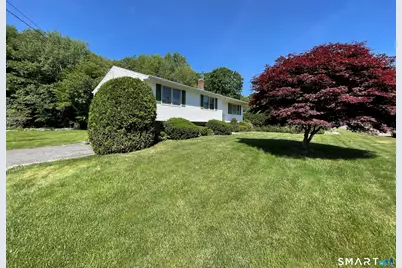 32 Kathy Drive, Seymour, CT 06483 - Photo 4