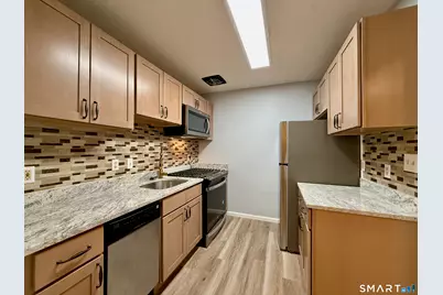 570 Whitney Avenue #L3, New Haven, CT 06511 - Photo 2