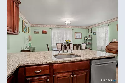 11 Deer Run #11, Bethel, CT 06801 - Photo 8