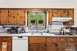 825 Jeremy Swamp Rd, Southbury, CT 06488 - Photo 14