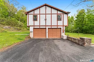 825 Jeremy Swamp Rd, Southbury, CT 06488 - Photo 4