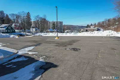 496 Chase Avenue, Waterbury, CT 06704 - Photo 10