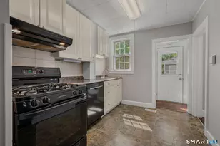 14 W Pleasant St, New London, CT 06320 - Photo 12