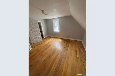 7 Armstrong Place, Bridgeport, CT 06608 - Photo 6