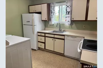 806 Hartford Road #E, Manchester, CT 06040 - Photo 8