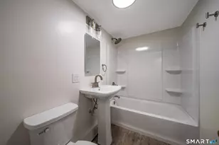 33 Hartford Ave, Madison, CT 06443 - Photo 18