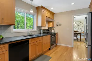 21 Dogwood Dr, Danbury, CT 06811 - Photo 10