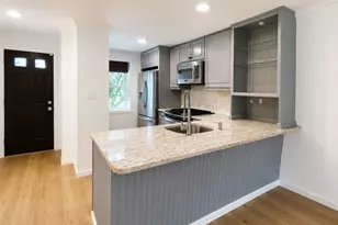 10 Evergreen Pl, Rocky Hill, CT 06067 - Photo 2