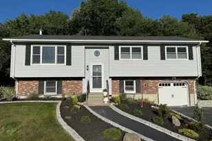 29 Deer Ridge Rd, Stonington, CT 06378 - Photo 2