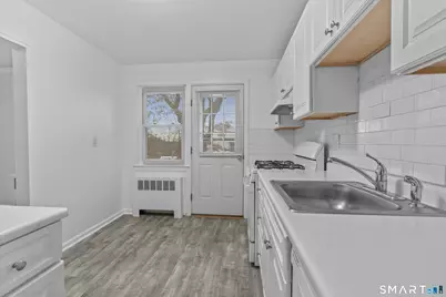 18 Hamilton Court #B, Stamford, CT 06902 - Photo 6