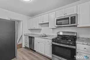 28 Hamilton Ct, Stamford, CT 06902 - Photo 6