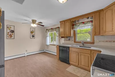 102 Wayne Lane, Meriden, CT 06450 - Photo 10