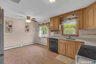 102 Wayne Ln, Meriden, CT 06450 - Photo 10
