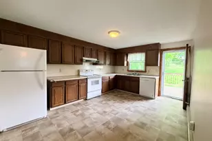 398 Wilson St, Waterbury, CT 06708 - Photo 4