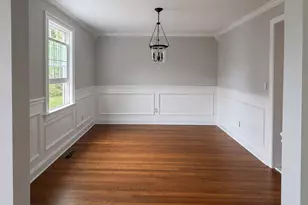 560 Old Town Rd, Trumbull, CT 06611 - Photo 4