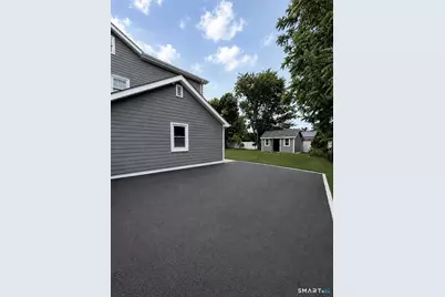 560 Old Town Road, Trumbull, CT 06611 - Photo 22