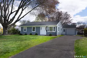 27 Snow Crystal Ln, Stamford, CT 06905 - Photo 2