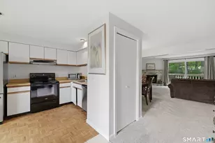 61 Greenview Dr, Rocky Hill, CT 06067 - Photo 6