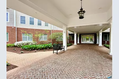 1 King Philip Drive #405, West Hartford, CT 06117 - Photo 2