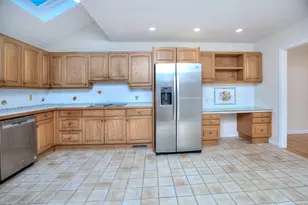 135 Regents Pk, Westport, CT 06880 - Photo 18