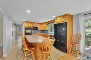 36 Red Coat Ln, Farmington, CT 06085 - Photo 4
