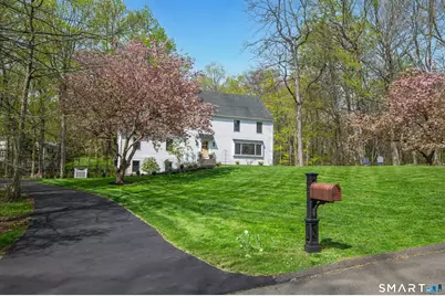 131 Fieldcrest Drive, Ridgefield, CT 06877 - Photo 4