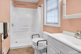 2 Gracie Ln, Ansonia, CT 06401 - Photo 28