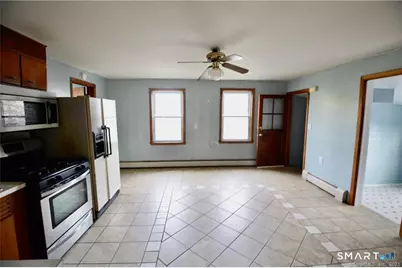 384 Wells Street, Bridgeport, CT 06606 - Photo 12