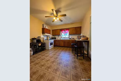 384 Wells Street, Bridgeport, CT 06606 - Photo 4