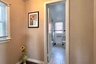 70 Guilford Dr, Bridgeport, CT 06606 - Photo 16