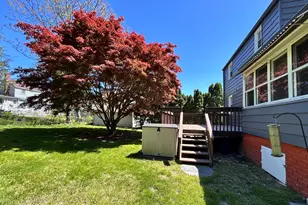 70 Guilford Dr, Bridgeport, CT 06606 - Photo 36