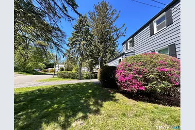 70 Guilford Drive, Bridgeport, CT 06606 - Photo 32