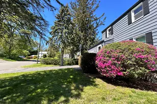 70 Guilford Dr, Bridgeport, CT 06606 - Photo 32
