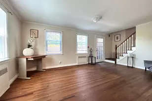 70 Guilford Dr, Bridgeport, CT 06606 - Photo 4