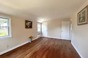 70 Guilford Dr, Bridgeport, CT 06606 - Photo 20