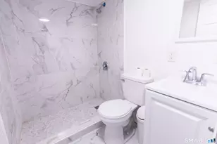 1 Ash St, Waterbury, CT 06704 - Photo 10