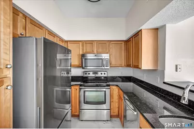 31 High Street #4104, East Hartford, CT 06118 - Photo 14