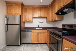 2217 Cromwell Hills Dr, Cromwell, CT 06416 - Photo 4