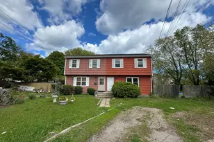 301 McGrath Ct, Stratford, CT 06615 - Photo 2