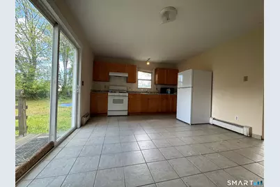 301 McGrath Court, Stratford, CT 06615 - Photo 4
